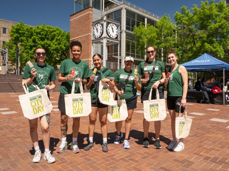 Women's basketball team at Serve the City Day 2023