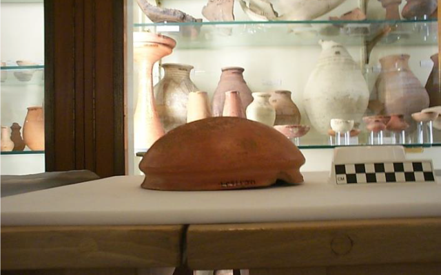 Measuring Old Kingdom ceramics at the Petrie Museum, London