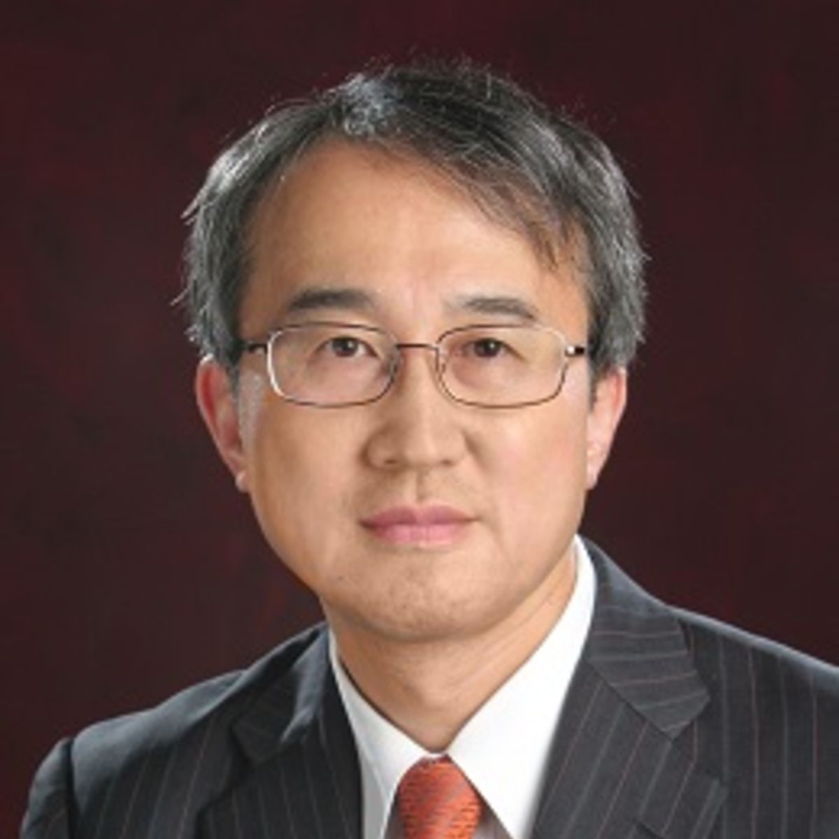Dr, Sung Yi