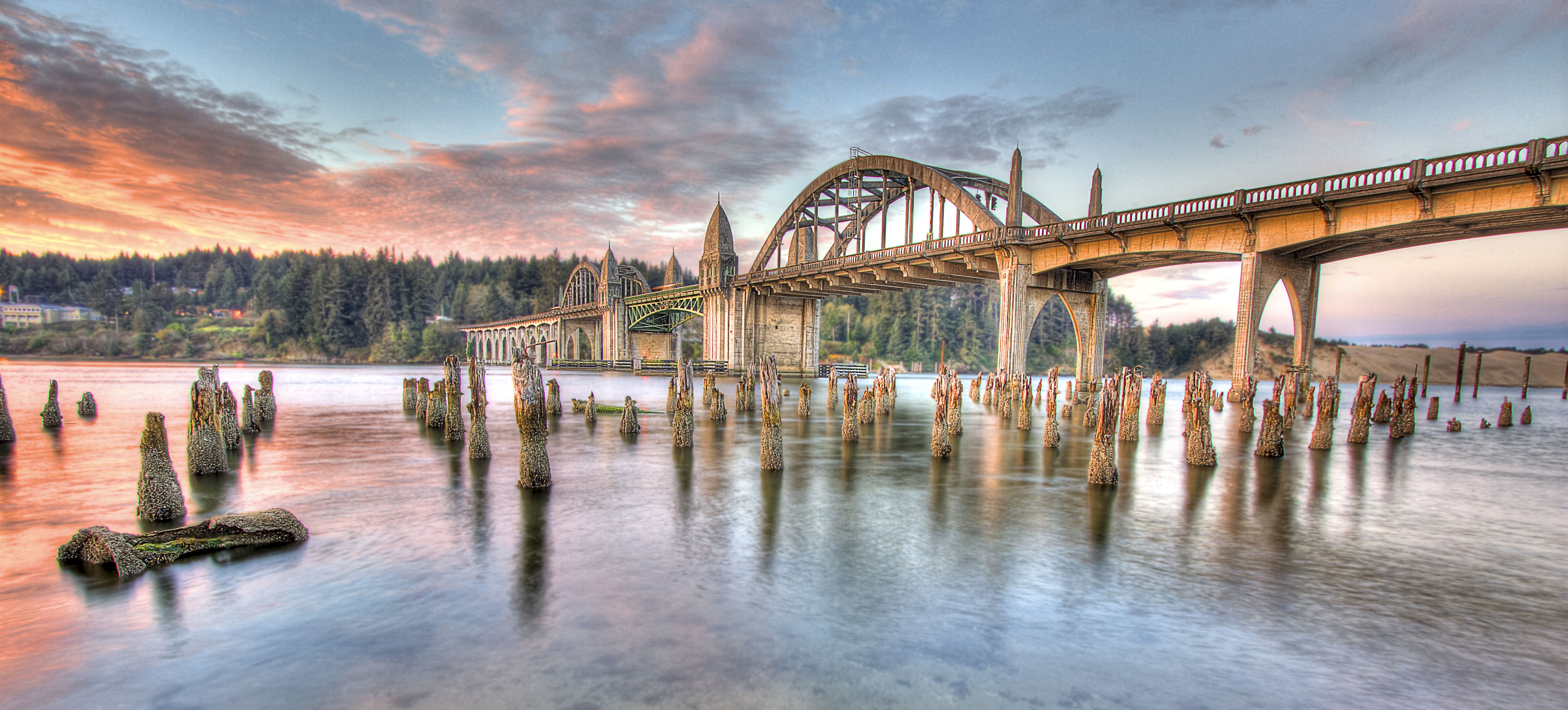 Suislaw Bridge in Oregon