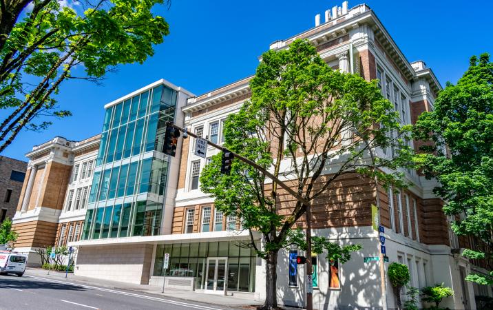 Lincoln Hall Exterior