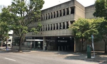 Image of parking structure 2 without green zebra retail