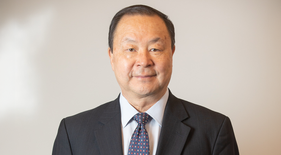 Qing Hu 