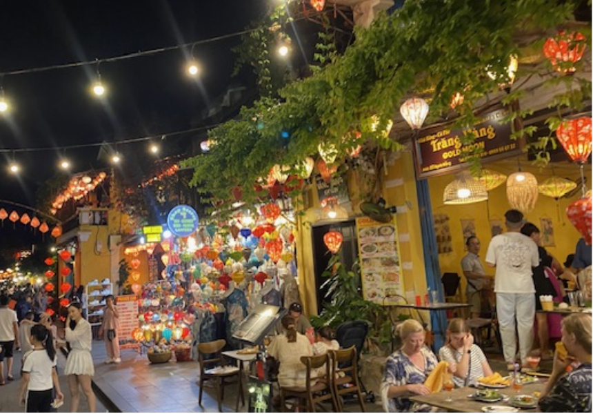 Photo: Bustling streets of Hoi An