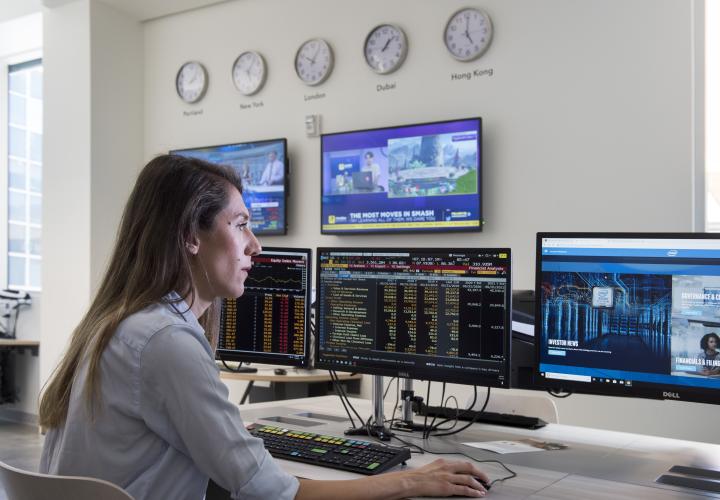 Student using computer in Finance Lab