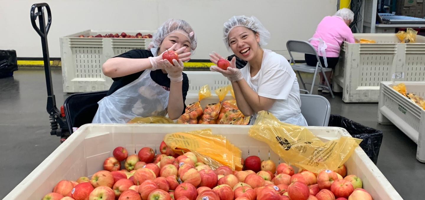 Students volunteering at the Oregon Food Bank