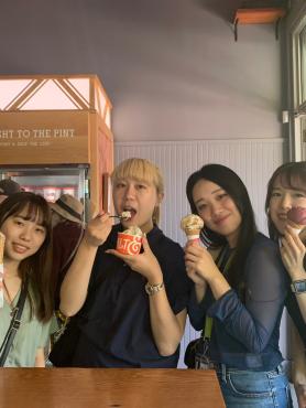 Students with ice cream