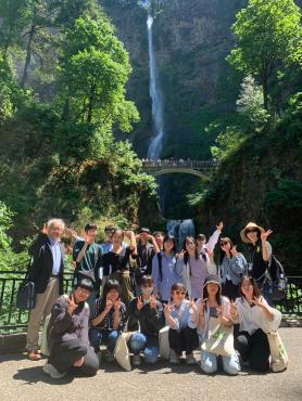 Group at Multnomah Falls