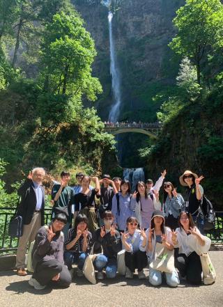 Group at Multnomah Falls