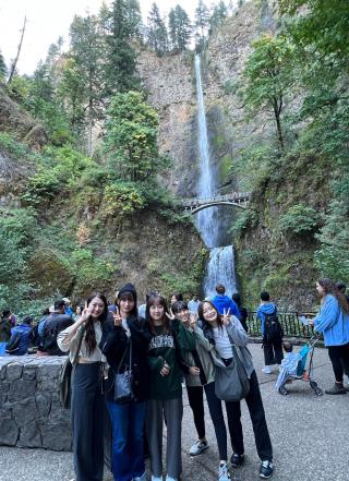 Visiting Multnomah Falls