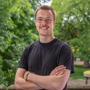 Aaron Wood headshot