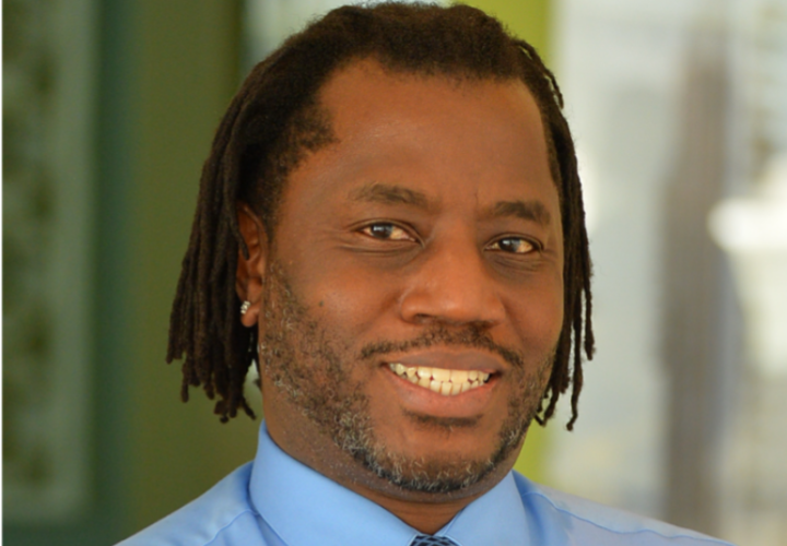 Headshot of Bruce Smith