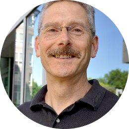 headshot of Mark Faust