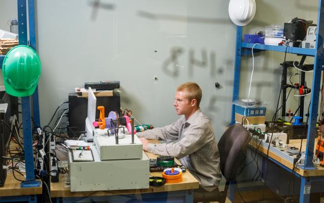 Student working in engineering lab