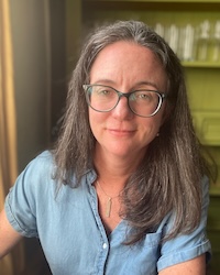 Kate Comer headshot