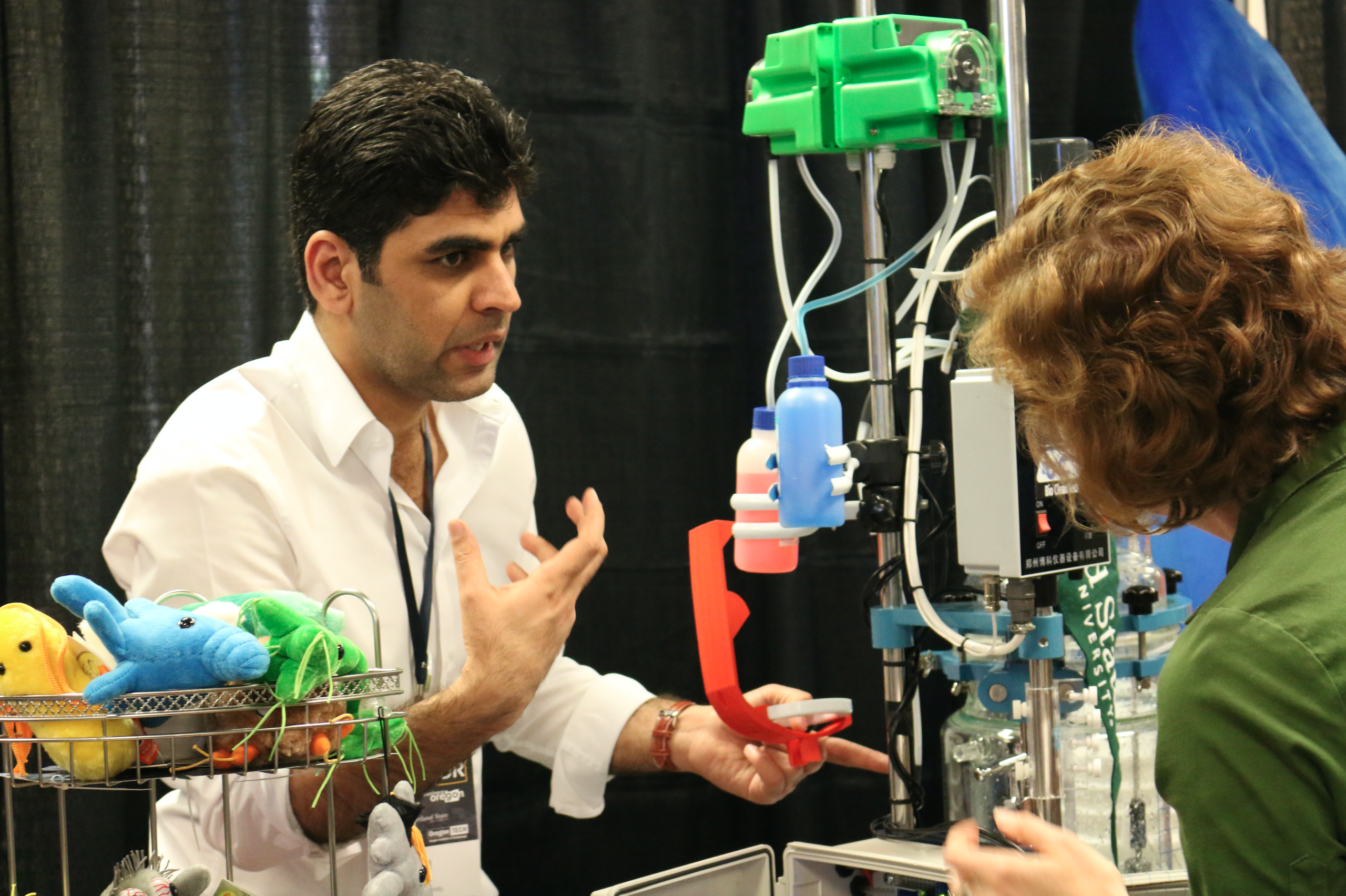 Bashar Al-Daomi with the Bio CleanTech device
