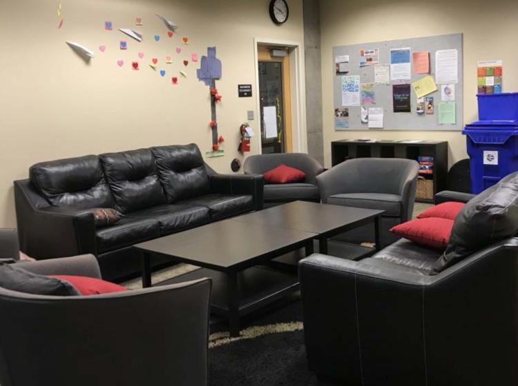 Lounge area of the PSU Honors Commons