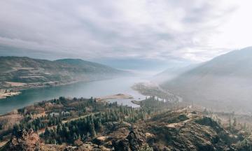 Columbia River Gorge above Mosier, Oregon