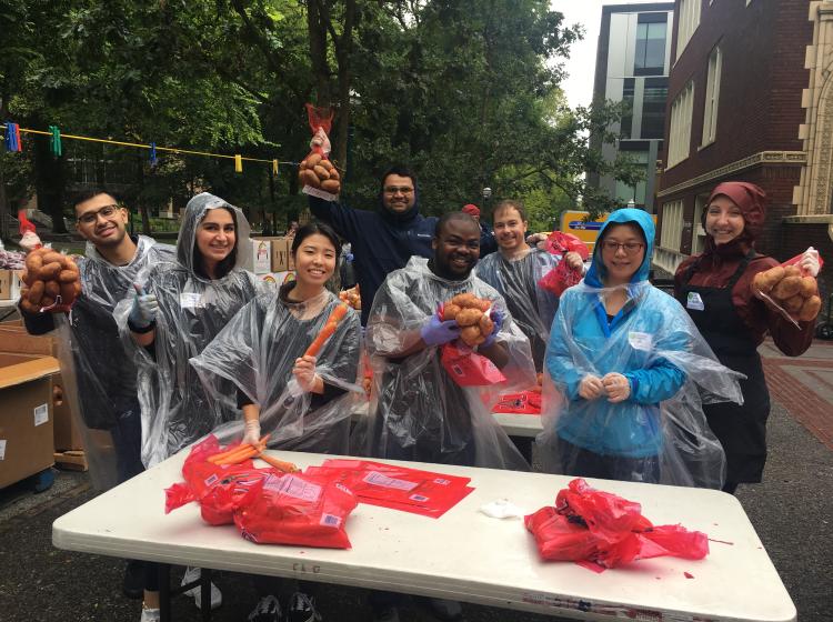Mentors volunteering at the Free Food Market