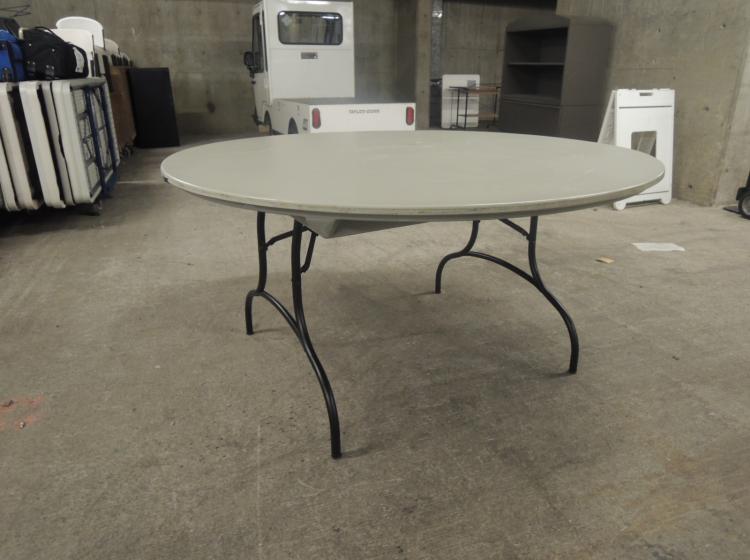 60" Round folding table