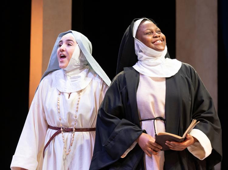 Cast members in Suor Angelica