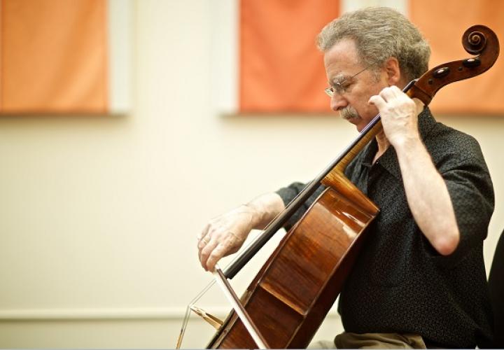 Hamilton Cheifetz performing in recital