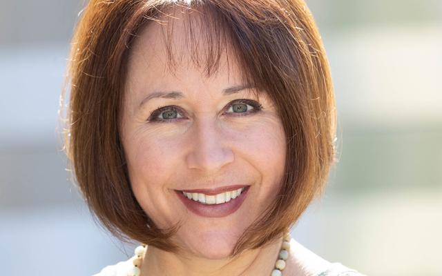 Theresa Dudeck headshot