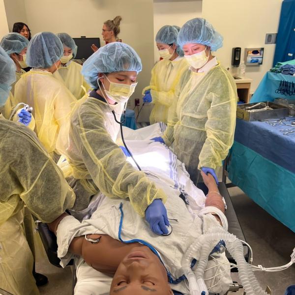 Showa students at OHSU simulation
