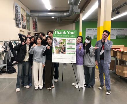 Students volunteering at the Oregon Food Bank