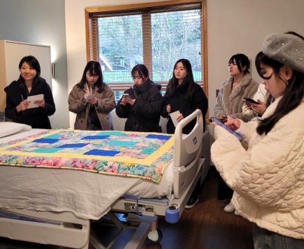Jikei learning about Hospice care
