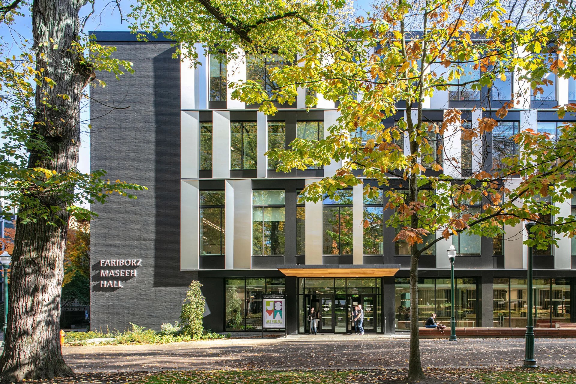 picture of the FMH building