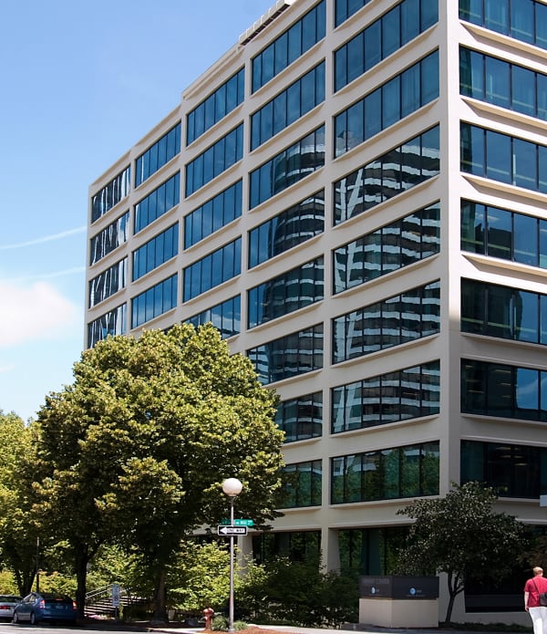 picture of the richard and maurine neuberger center building