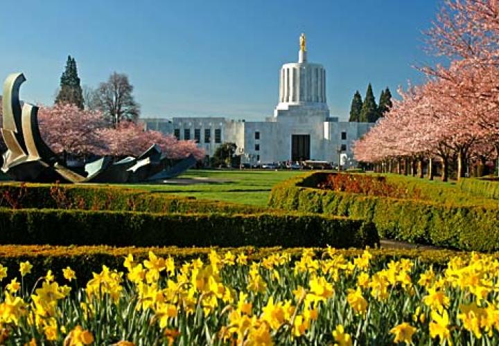Oregon State Capitol in the spring