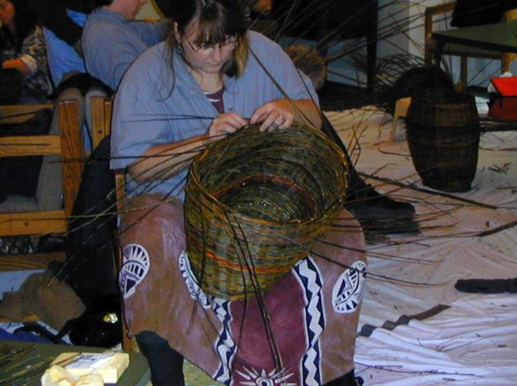 Basket weaving class, Julie Johnson, Columbia Basin Basketry Guild (2004).