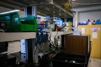 Chemistry lab (no students)