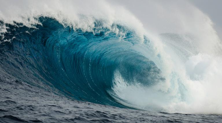 Ocean wave crashing