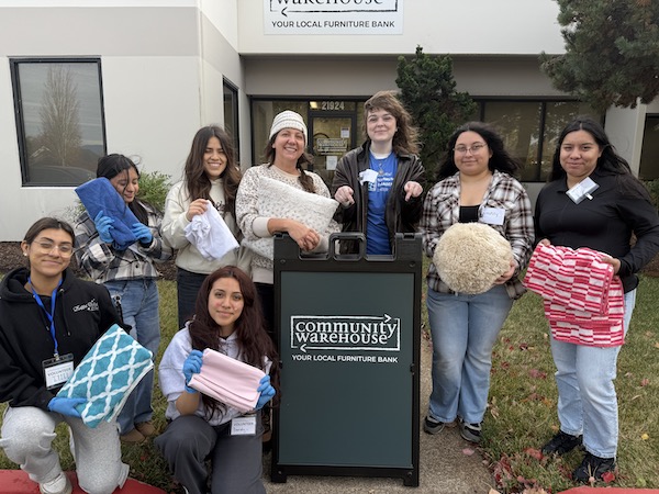 PSU students volunteer at Community Warehouse