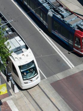 max train and portland streetcar stopped at sw 5th avenue