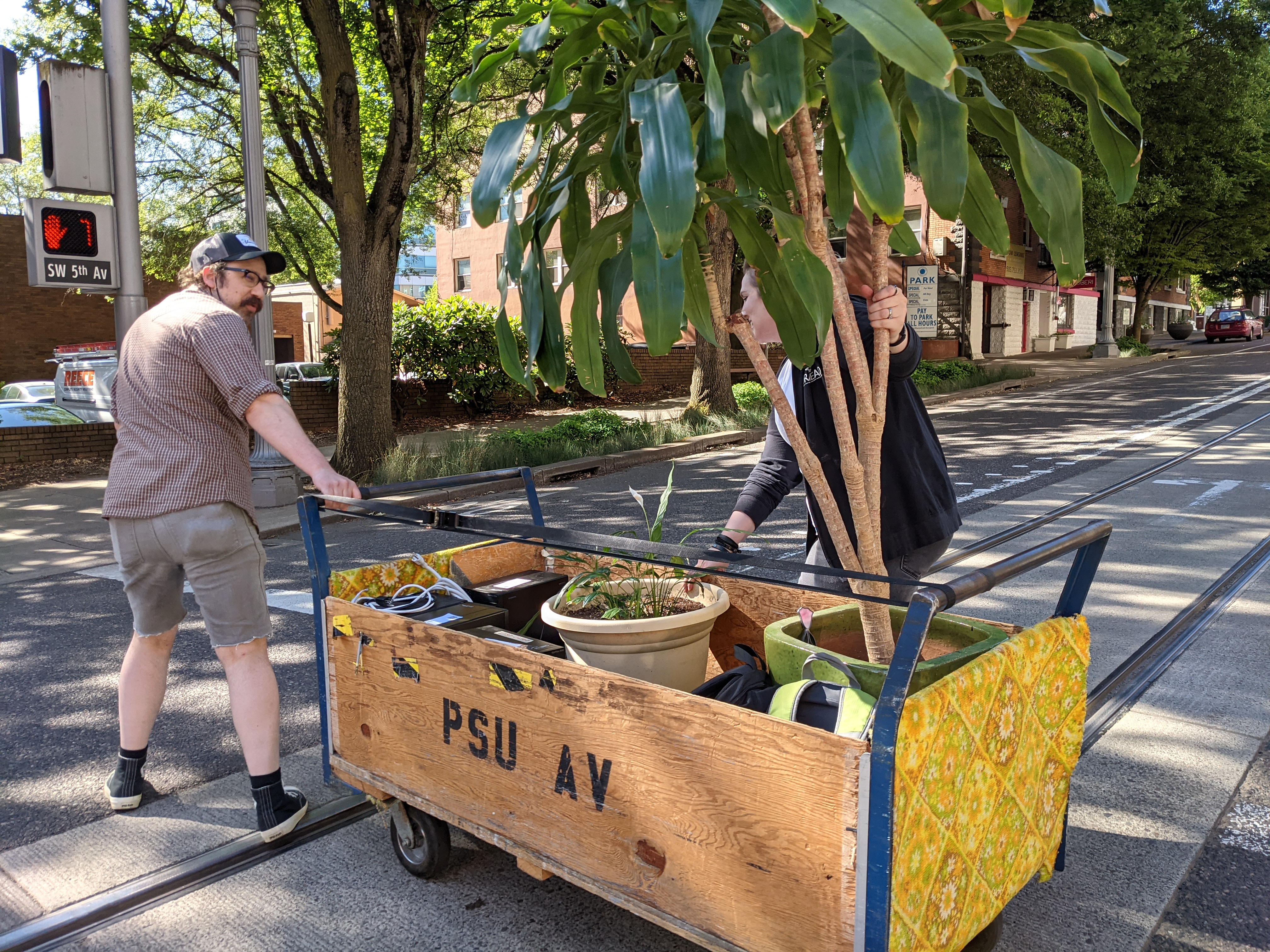 OIT staff employees assist in the moving process