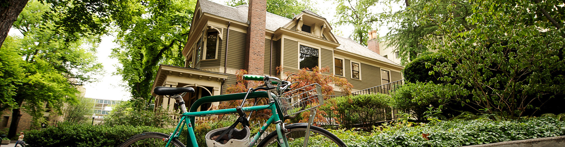 bike parked in front of Simon Benson House