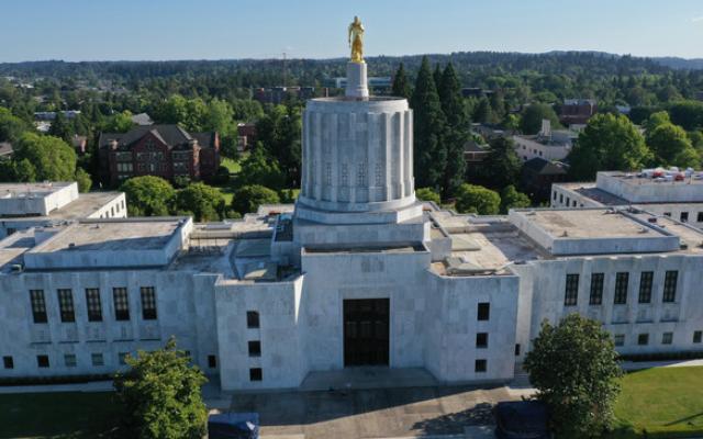 Oregon capitol building in Salem