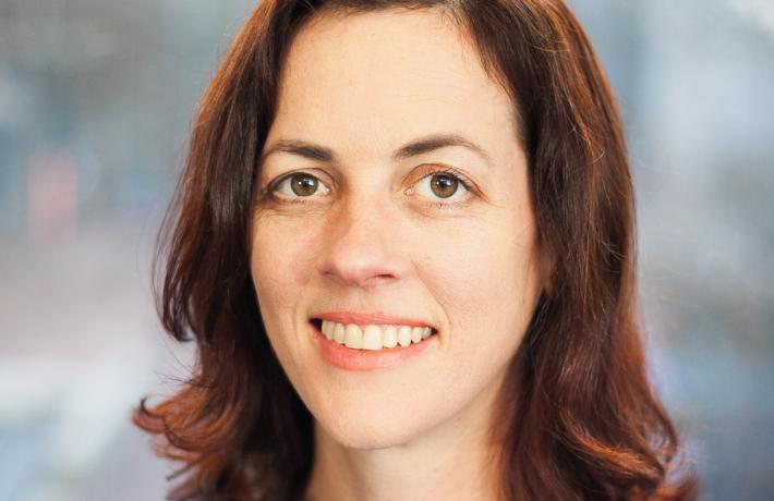 lauren everett's headshot