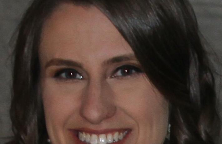 headshot of sarah carnaroli