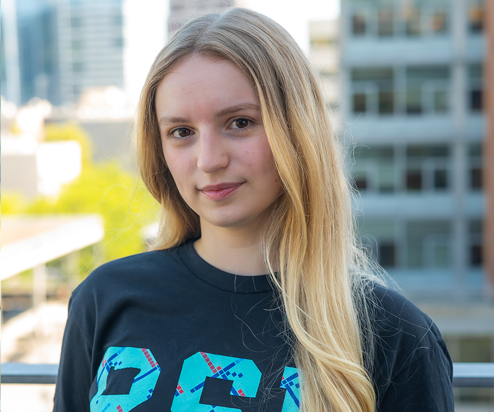 Adel Sommer headshot