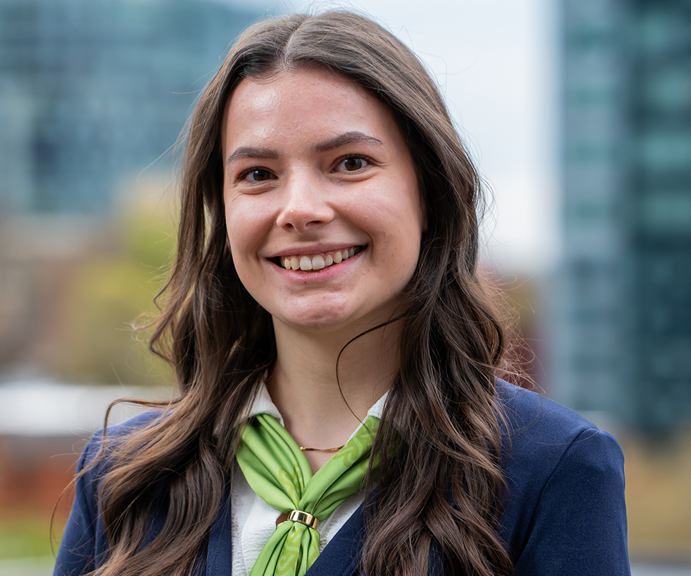 Mia Hohmann headshot