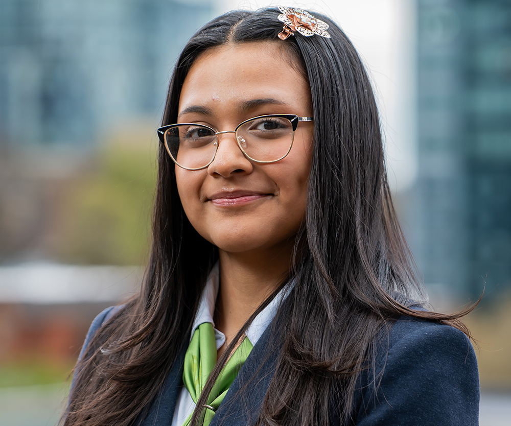 Yuri Bogarin headshot